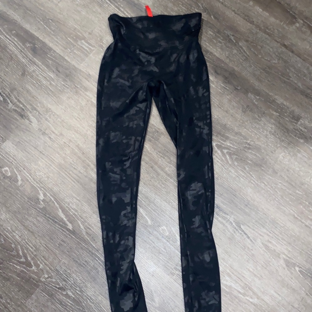 SPANX Black Camo High-Waist Leggings